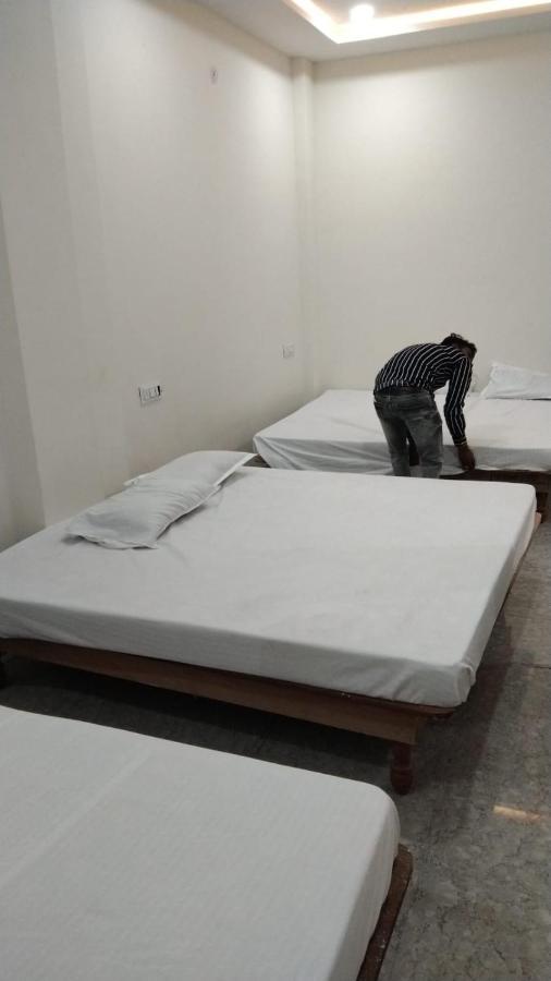 Hotel Garima Ujjain Extérieur photo